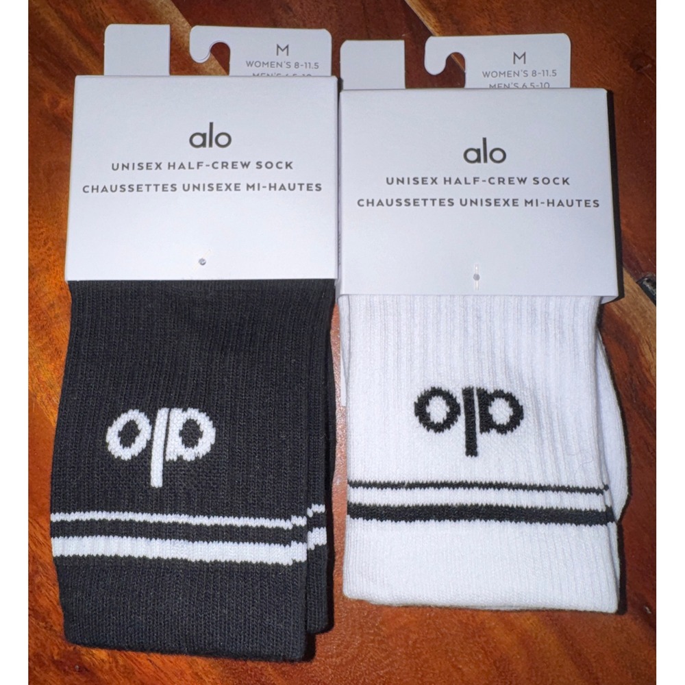 Alo Yoga Unisex Half-Crew Socks Bundle Black White Size M 2 Pairs